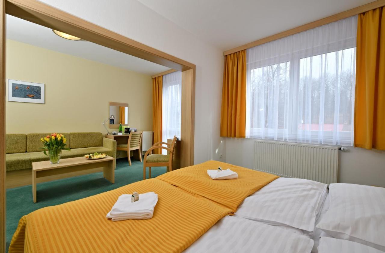 Lh Parkhotel Hluboka Nad Vltavou Congress & Wellness المظهر الخارجي الصورة